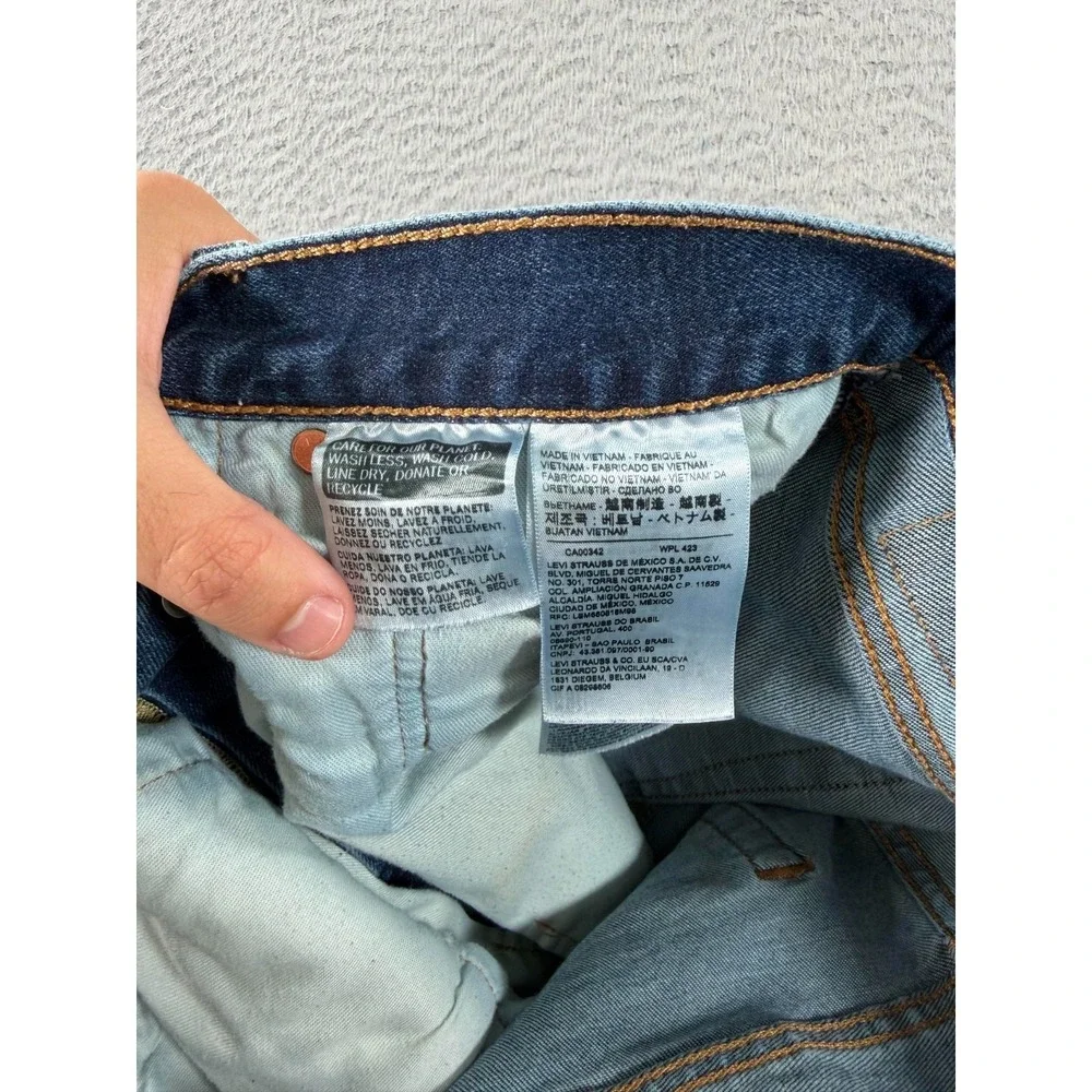 Levis 501 Jeans Men 32x32 Blue Denim Straight Leg Button Fly Mid Rise Distressed